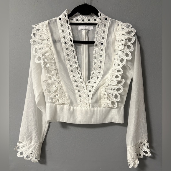 Muy Muy cut-out detail lace cropped white long sleeve blouse. Size Small - Picture 1 of 9